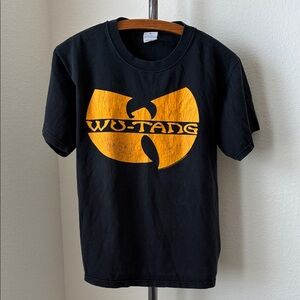 Wu-Tang sz M Vintage Black T-Shirt with Yellow Logo Distressed Street Style